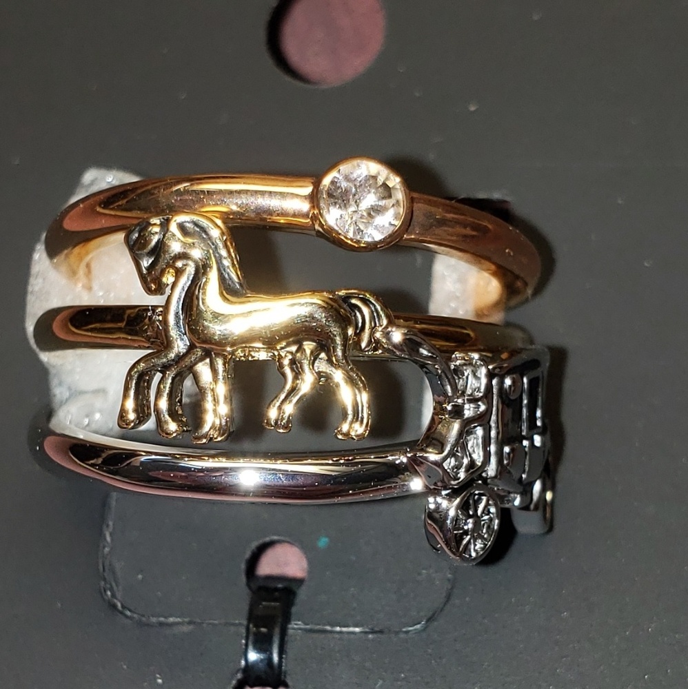 *NEW* Coach Horse And Carriage Ring Set - Picture 3 of 4